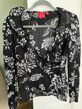 Oscar De La Renta  blouse size 8  black white floral